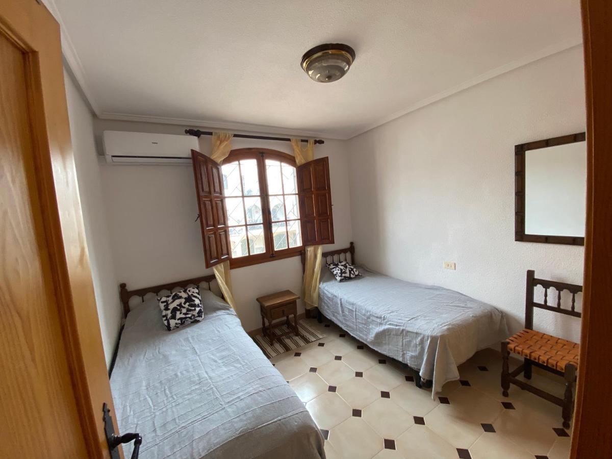 Orihuela Costa 2-Bedroom 1-Bath Renovated Vacation Rental On La Zenia Beach Exterior foto
